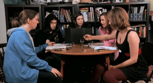 Pode decote, pode minissaia, pode miniatura, só não pode babaquice